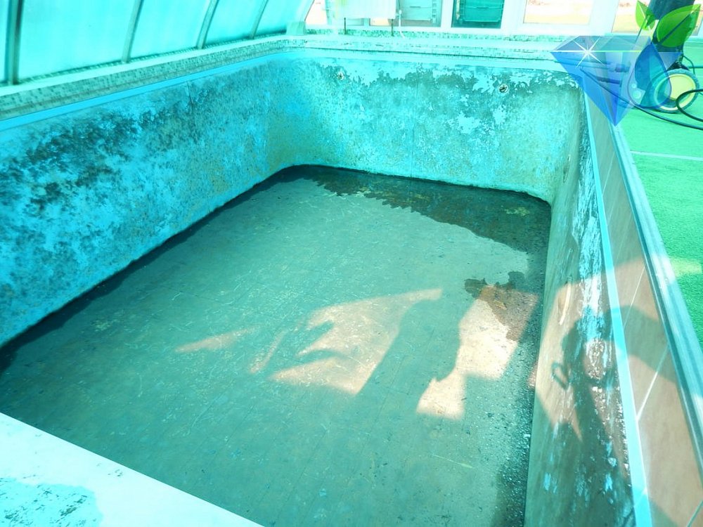 Чистка бассейна в Звенигороде